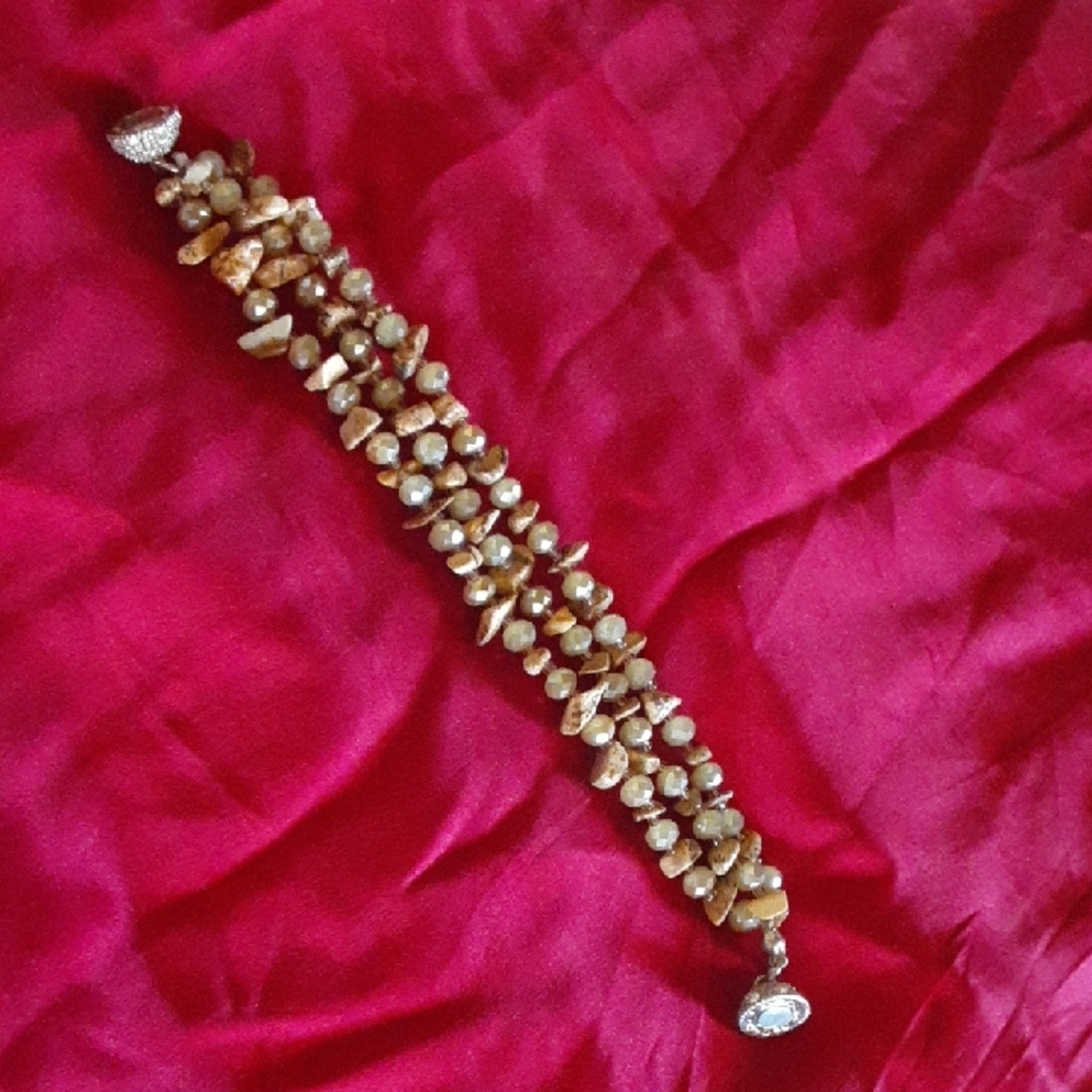 Elegant Gold Beaded Bracelet